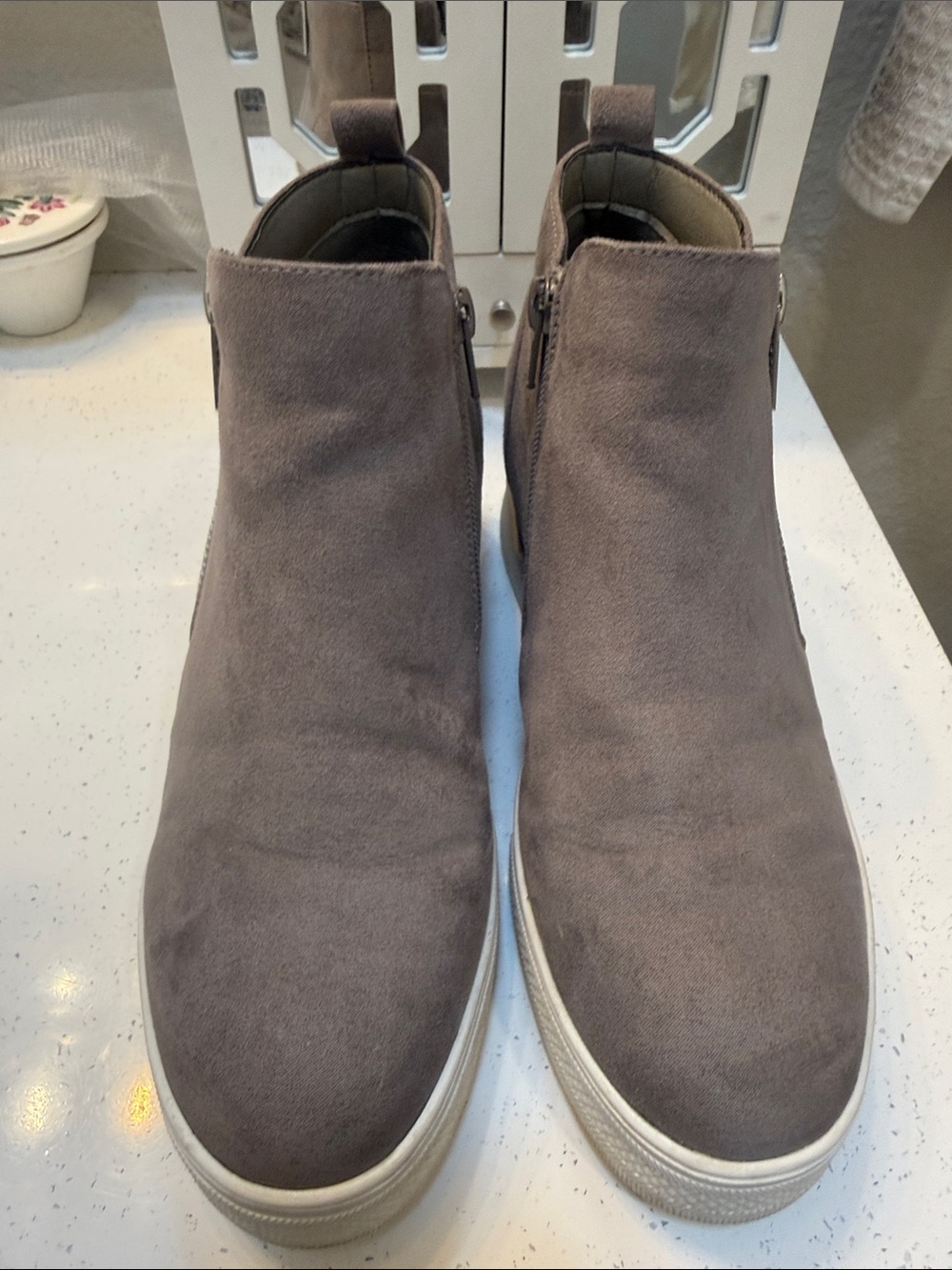 JustFab Women’s Hidden Wedge Sneaker Booties Gray Faux Suede Side Zip Size8